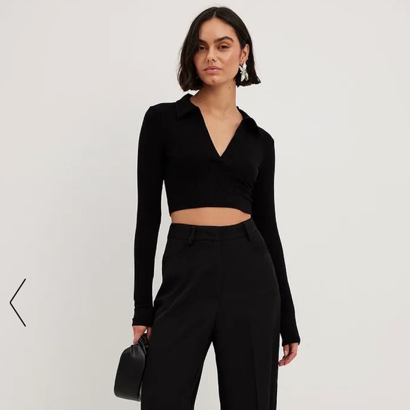 NA-KD Black Long Sleeve Ribbed Collar Detail Crop Top
Size Small - Picture 1 of 13